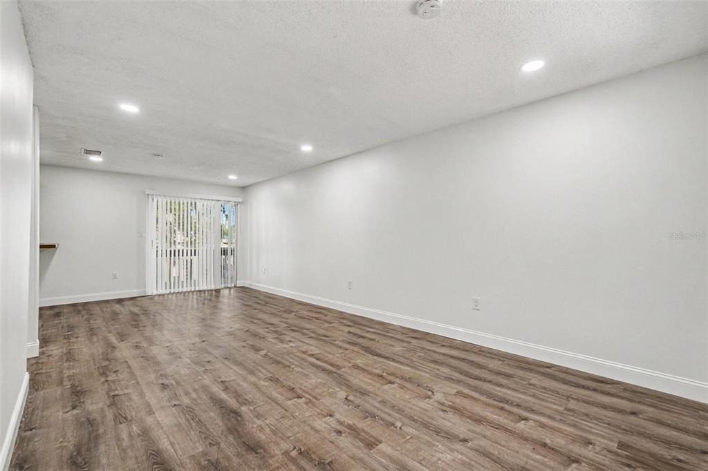 9208 N Connechusett Road - Photo 5