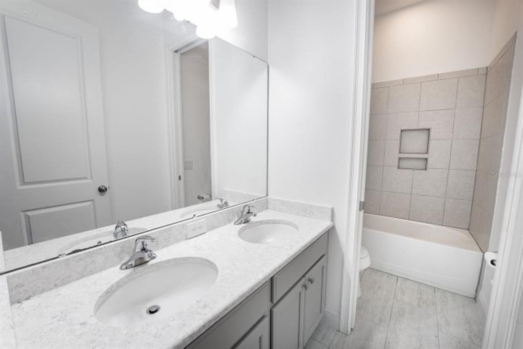 913 Buckhurst Drive - Photo 32