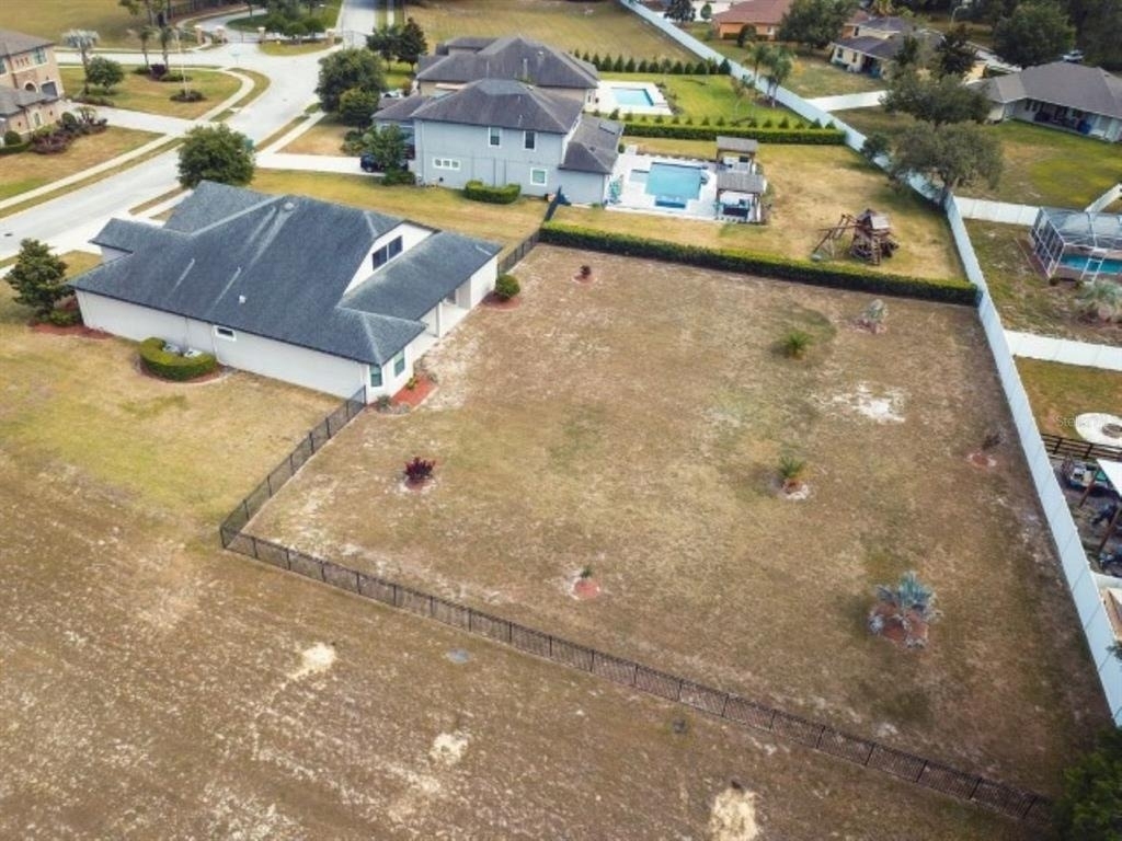 913 Buckhurst Drive - Photo 39