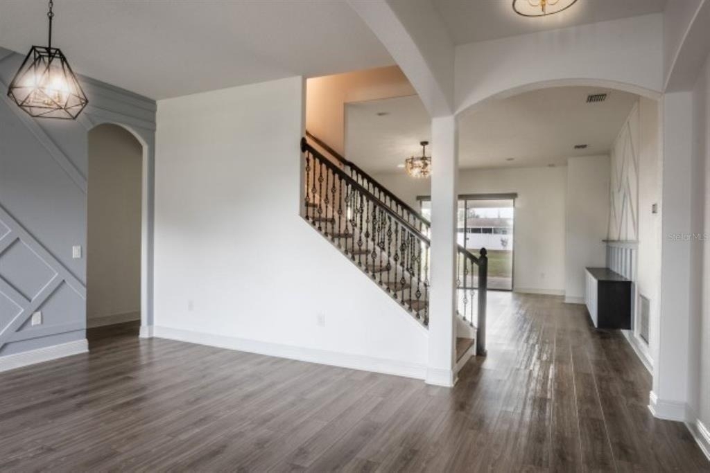 913 Buckhurst Drive - Photo 7