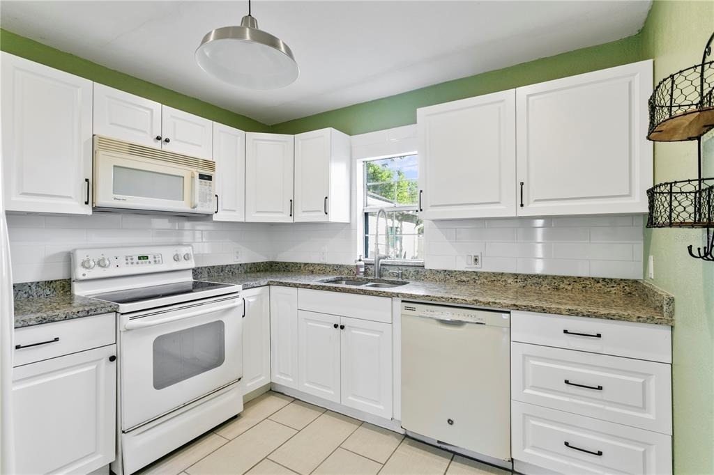 4740 22nd Avenue N - Photo 10