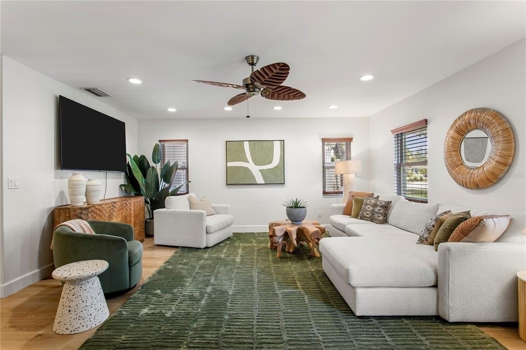 508 Columbia Drive - Photo 3