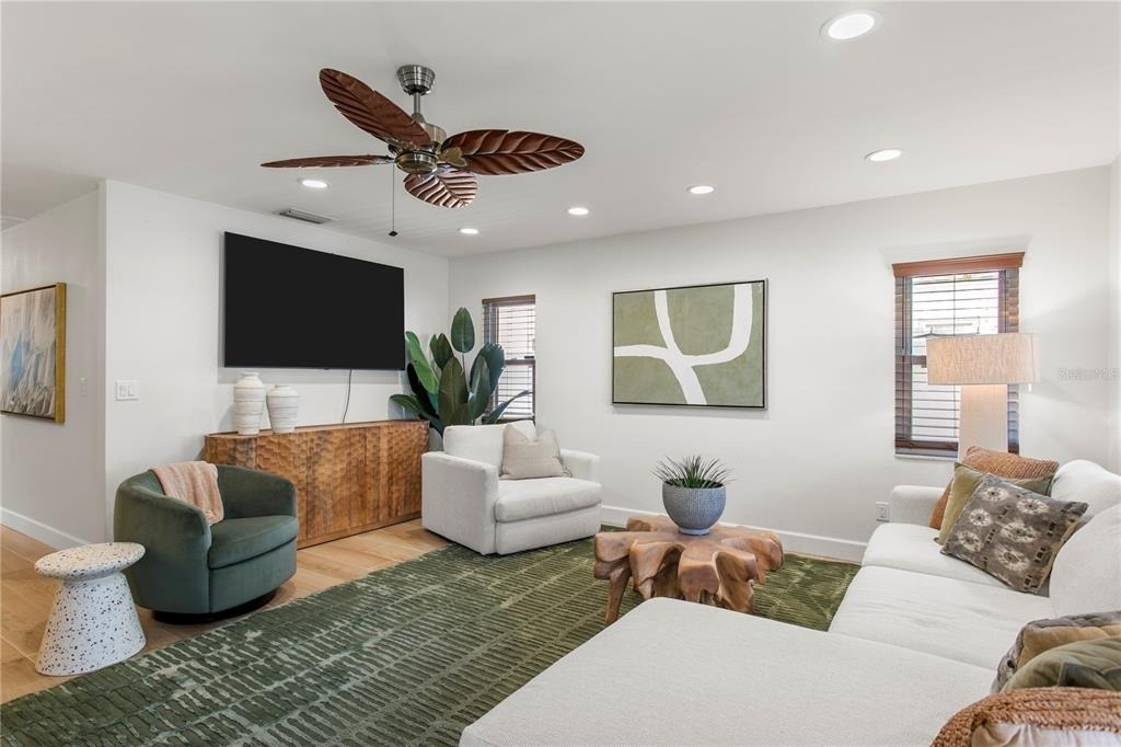 508 Columbia Drive - Photo 2