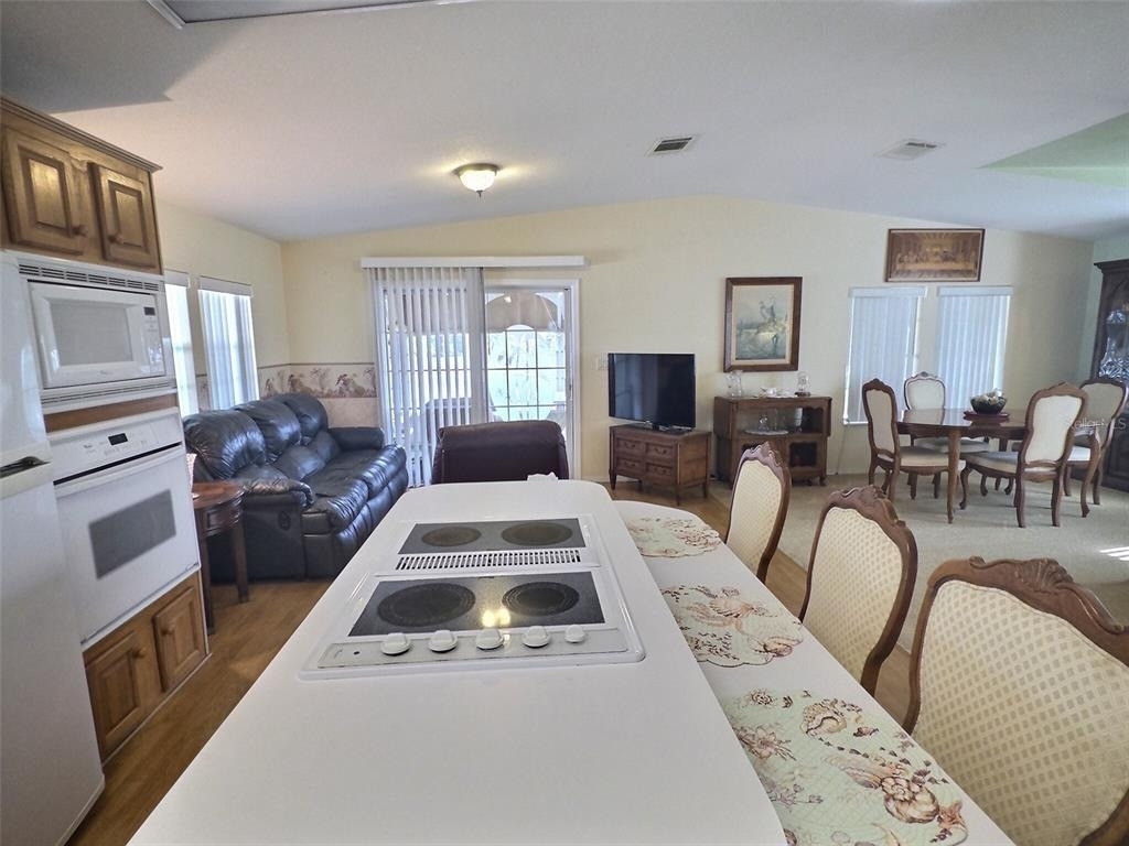 136 Pindo Palm Street W - Photo 7