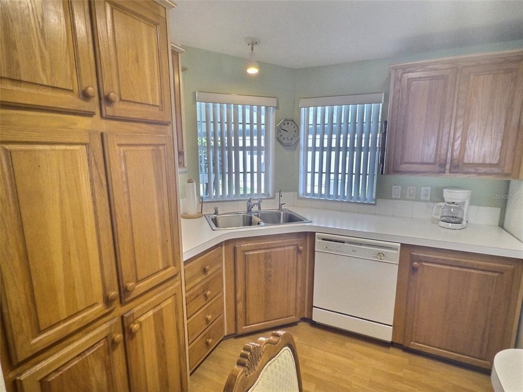 136 Pindo Palm Street W - Photo 4