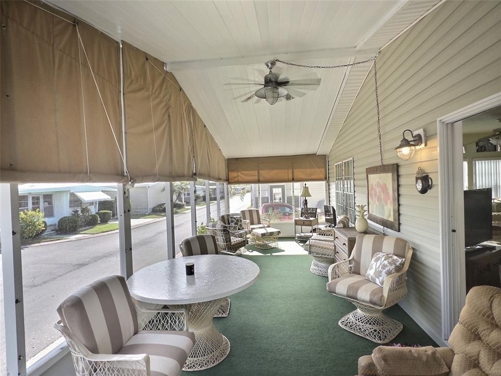 136 Pindo Palm Street W - Photo 1