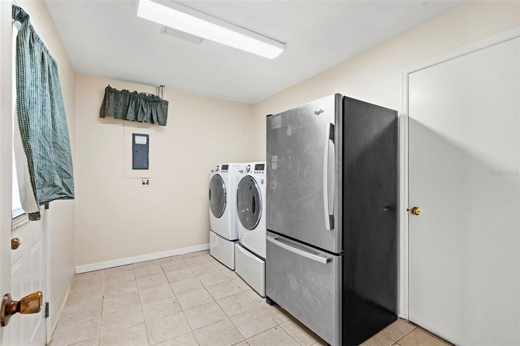 345 Bailey Street - Photo 20