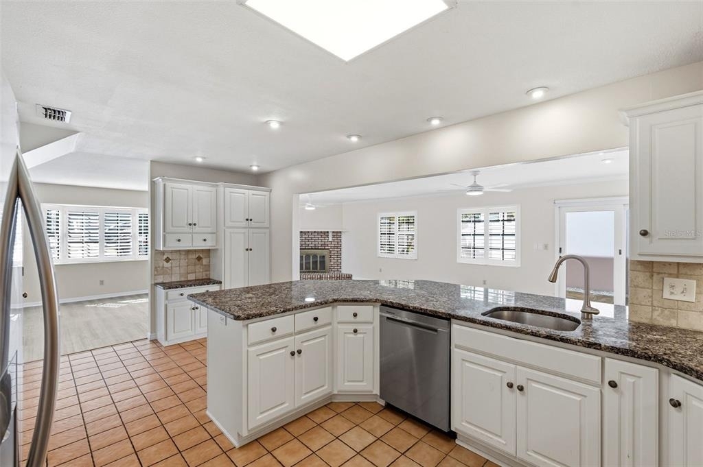 345 Bailey Street - Photo 17