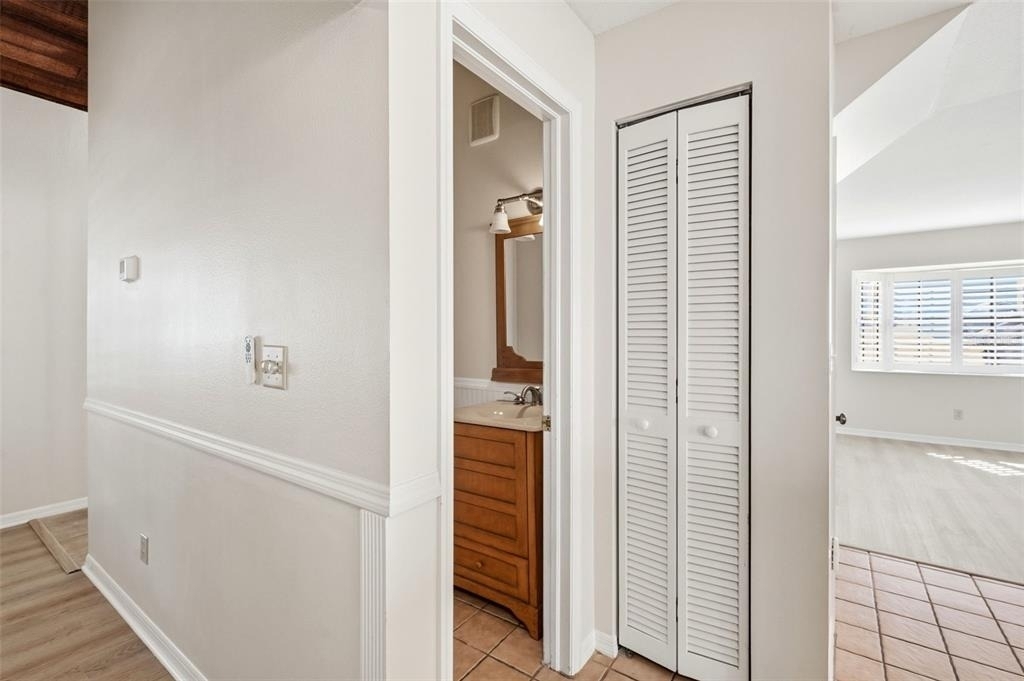 345 Bailey Street - Photo 22