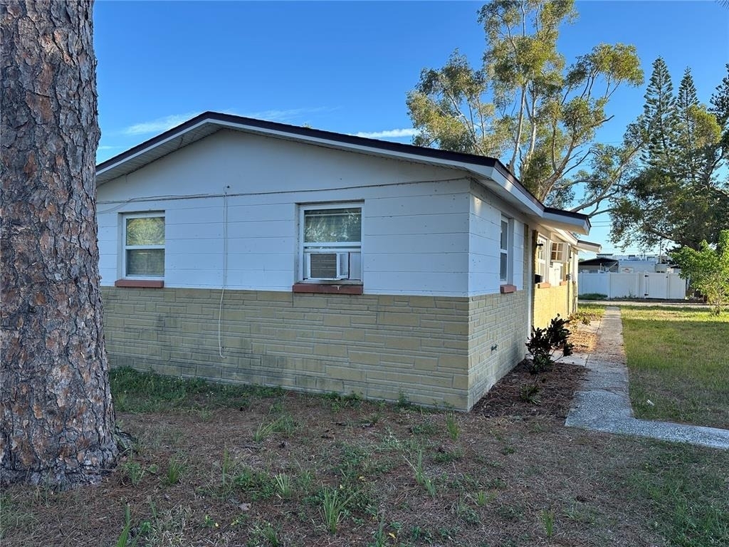 351 50th Avenue N - Photo 0