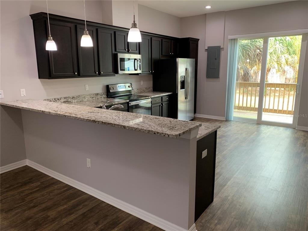 512 Frances Street - Photo 2