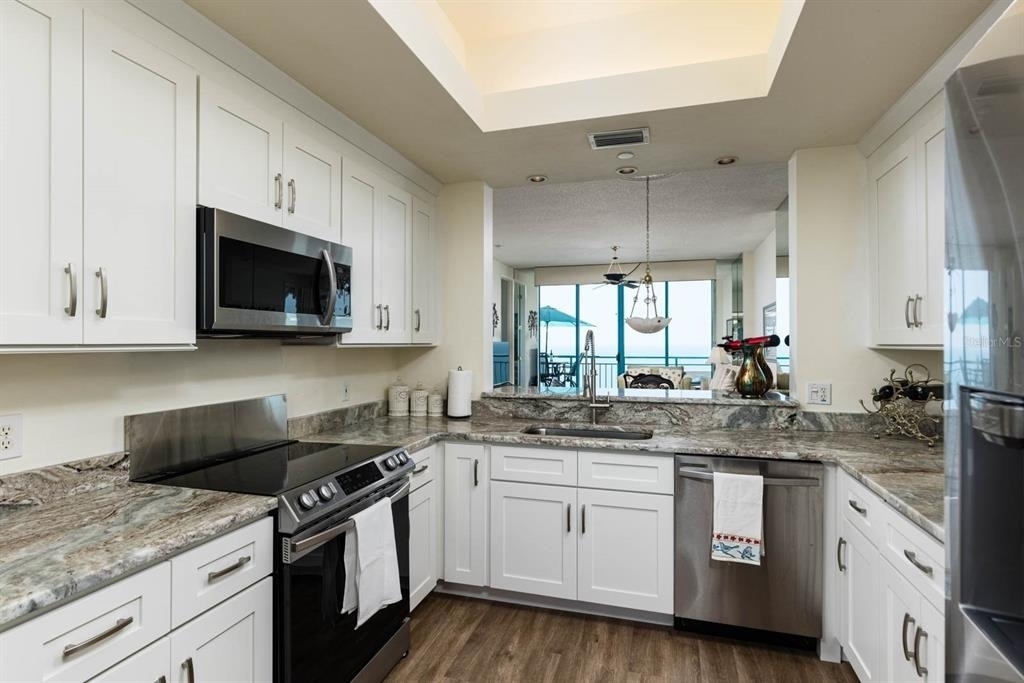 1560 Gulf Boulevard - Photo 14