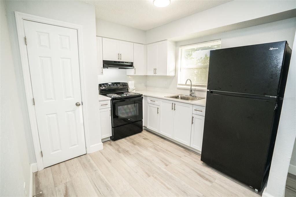 11314 N 52nd Street - Photo 3