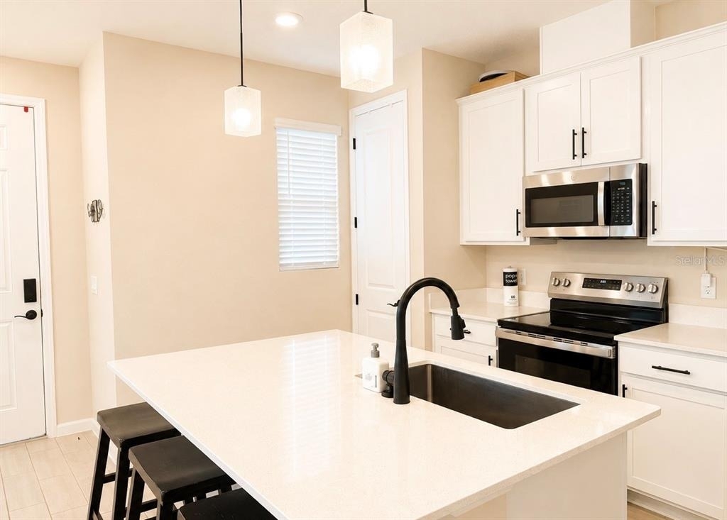 1502 Erin Breeze Lane - Photo 3