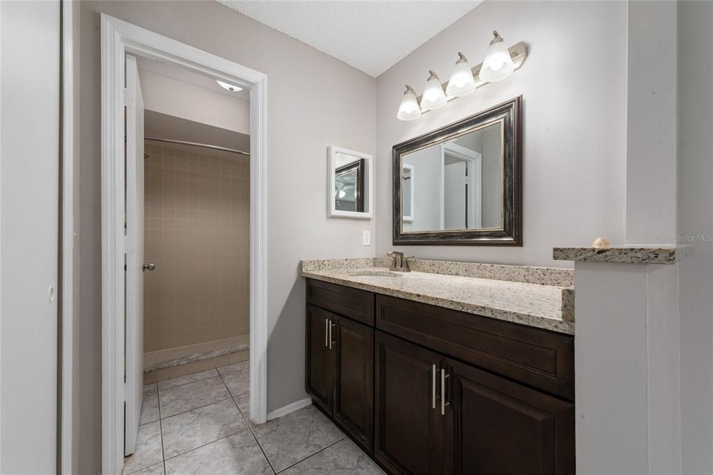 140 Lakepointe Circle - Photo 15