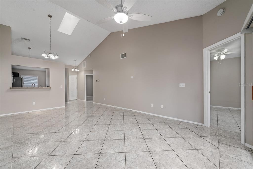140 Lakepointe Circle - Photo 12