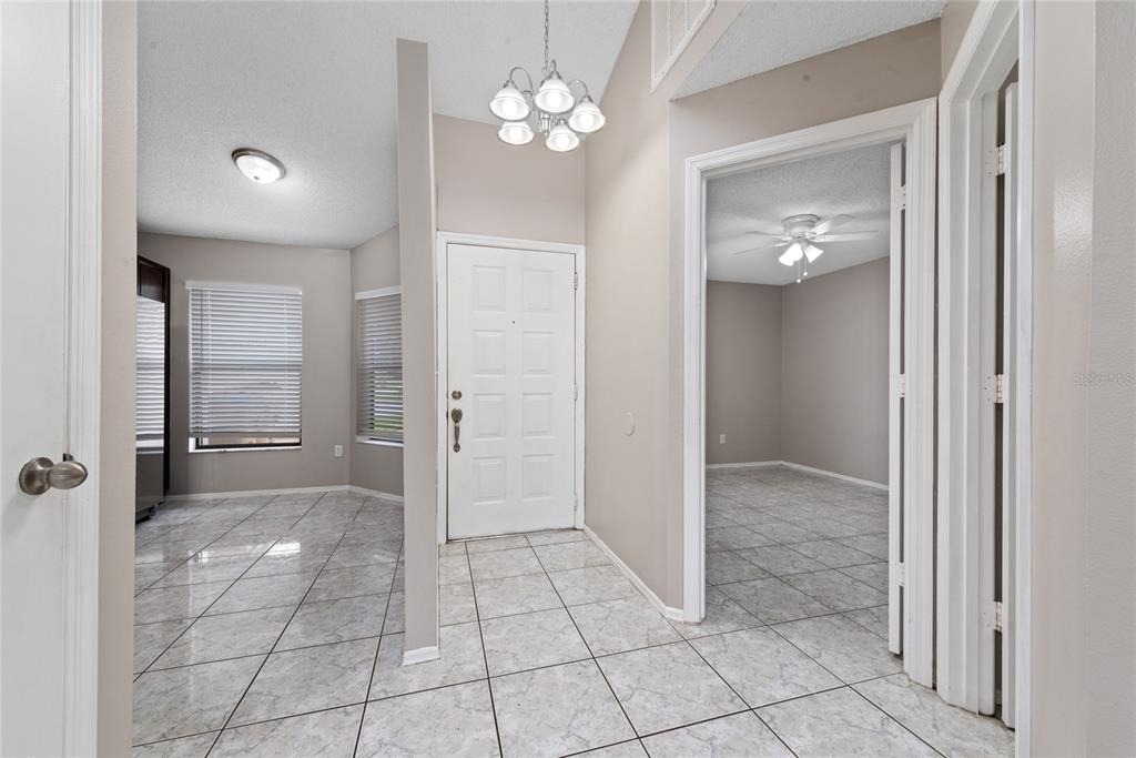 140 Lakepointe Circle - Photo 7