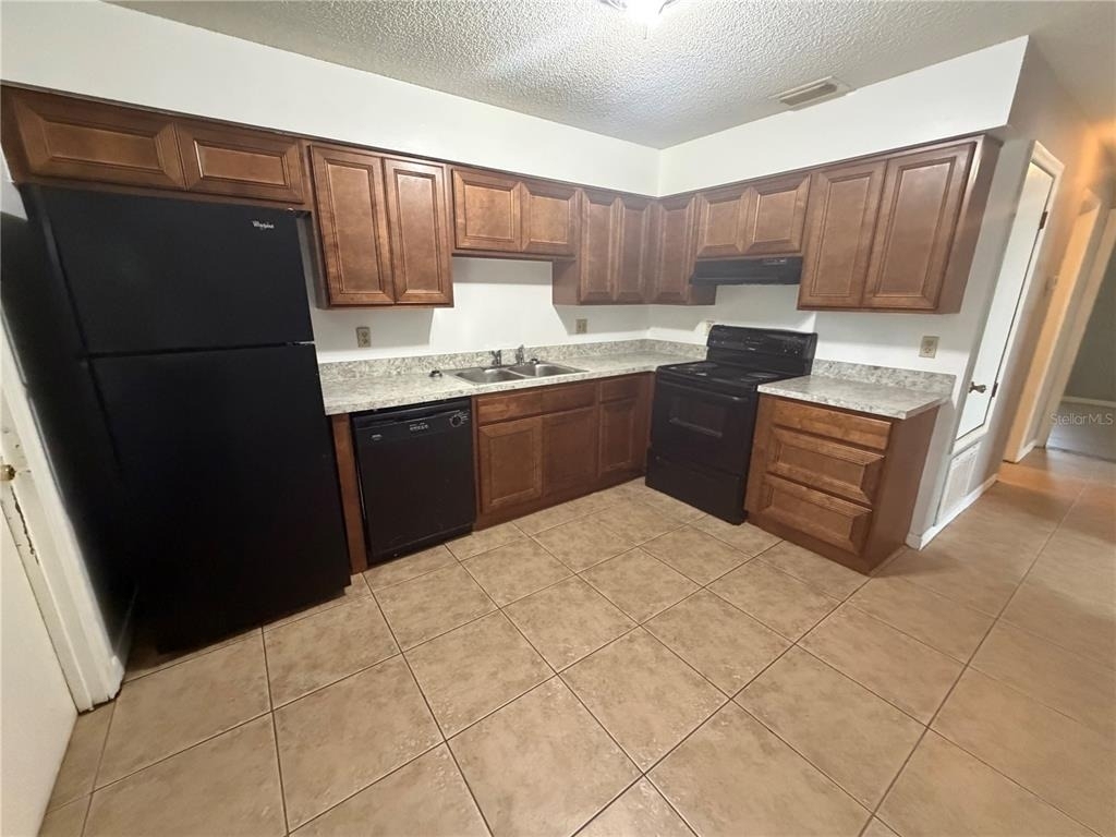 2415 S Cedar Avenue - Photo 5