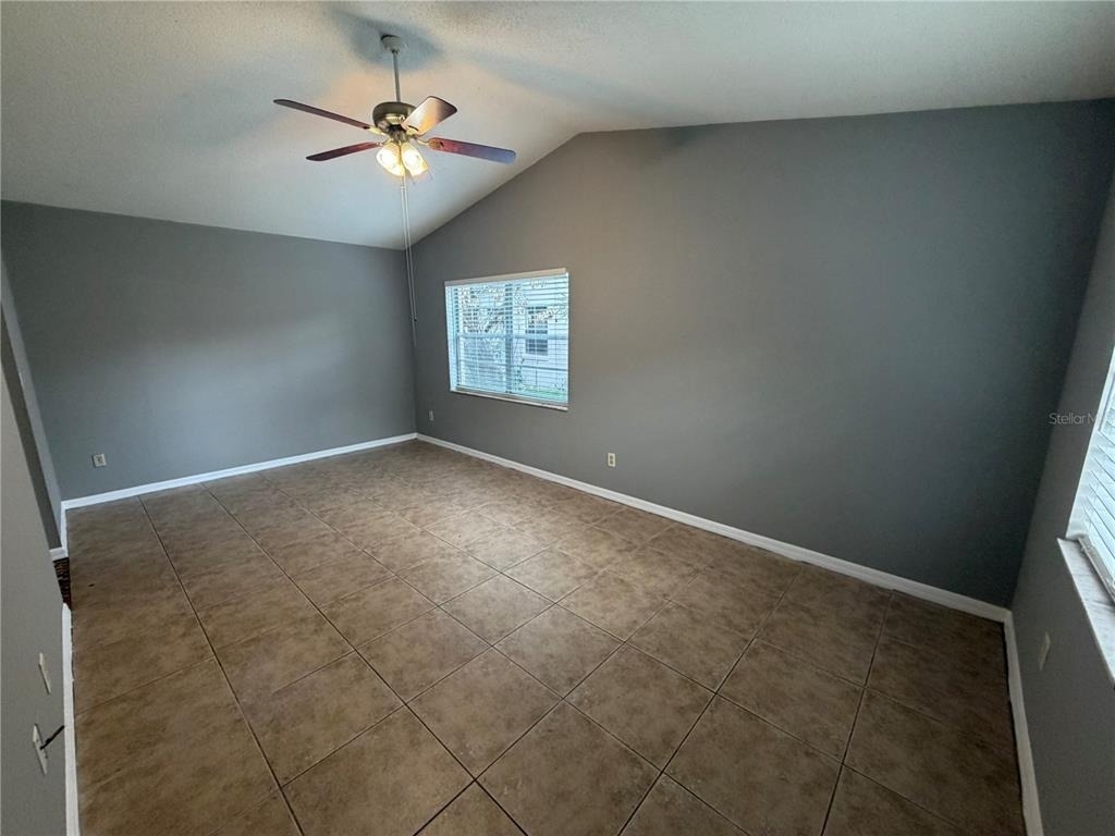 2415 S Cedar Avenue - Photo 3