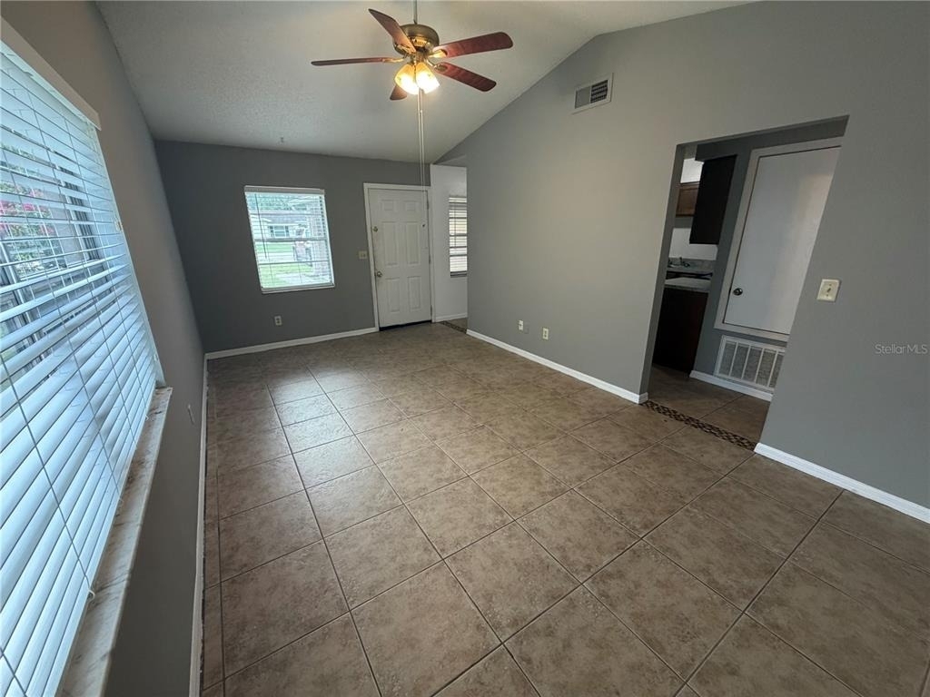 2415 S Cedar Avenue - Photo 2