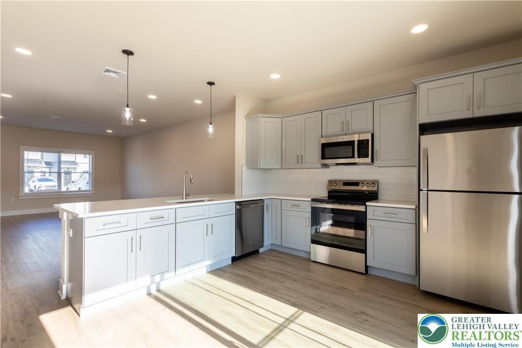 1411 Greenview Drive - Photo 7