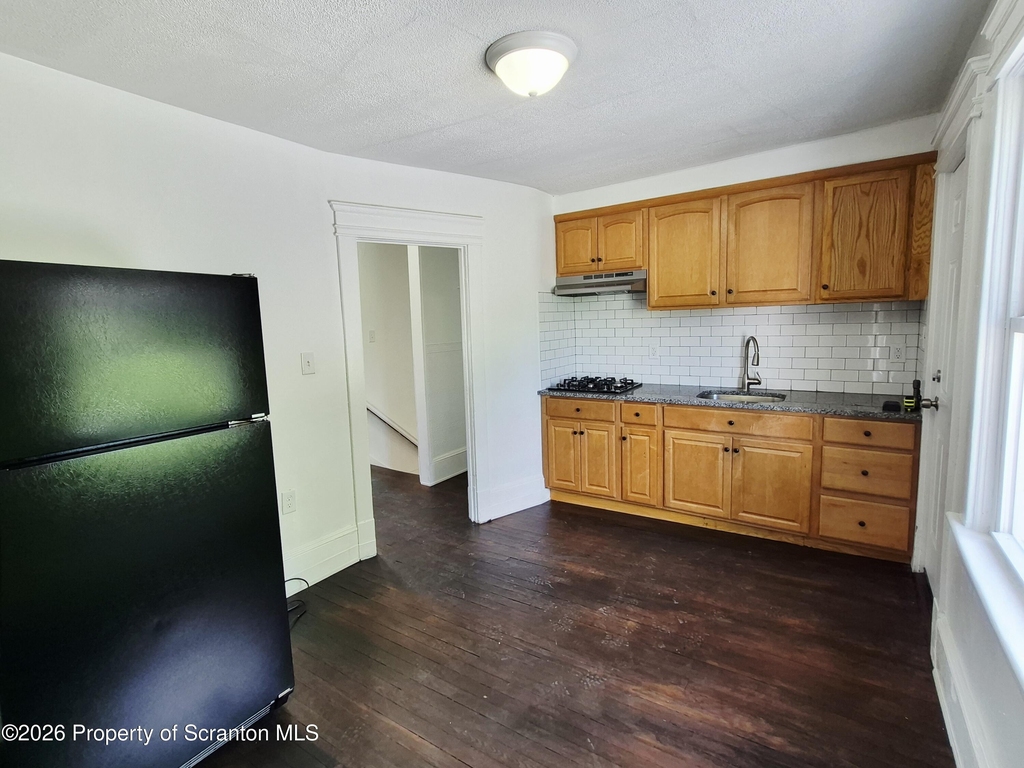 215 Taft Street - Photo 2