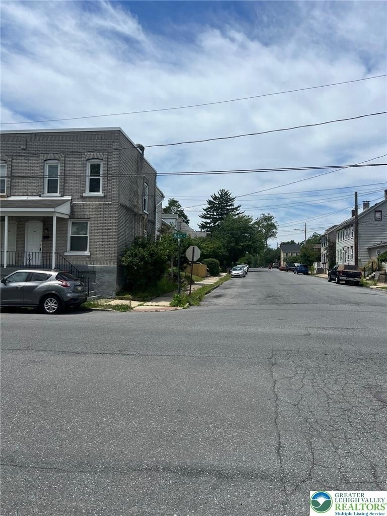 431 Maple Street - Photo 1