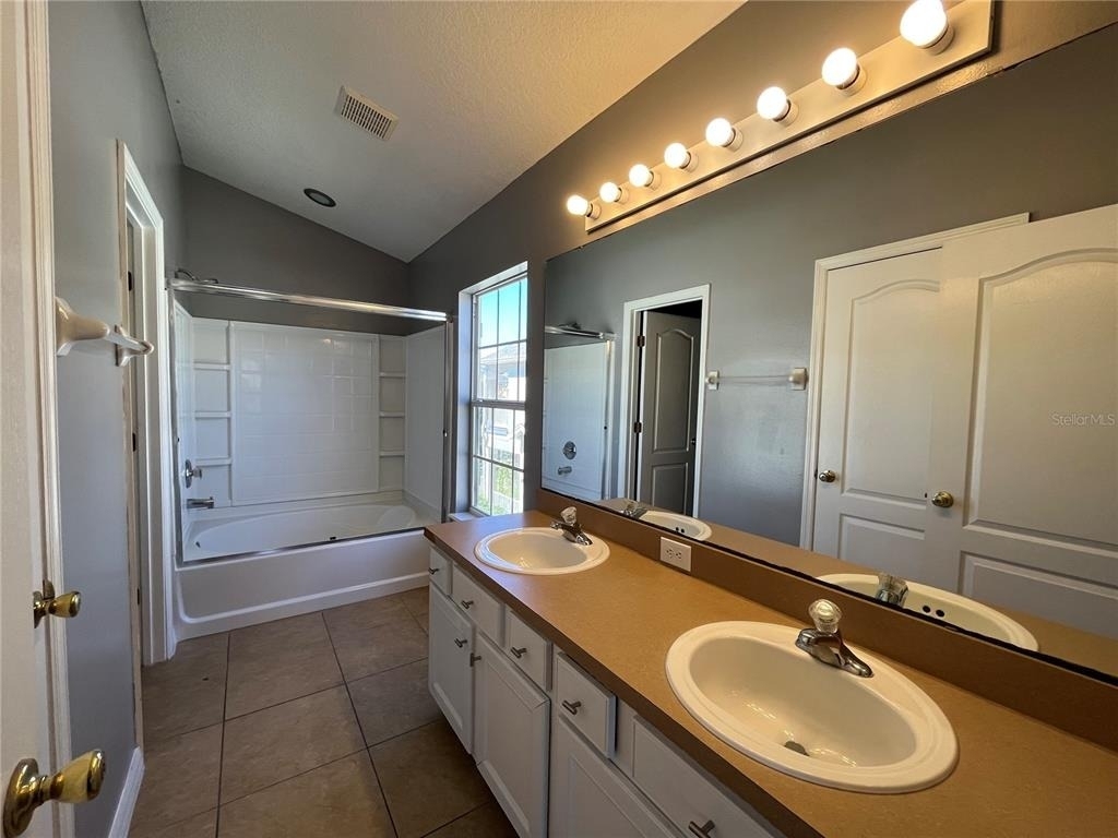 7125 Red Lantern Dr - Photo 4