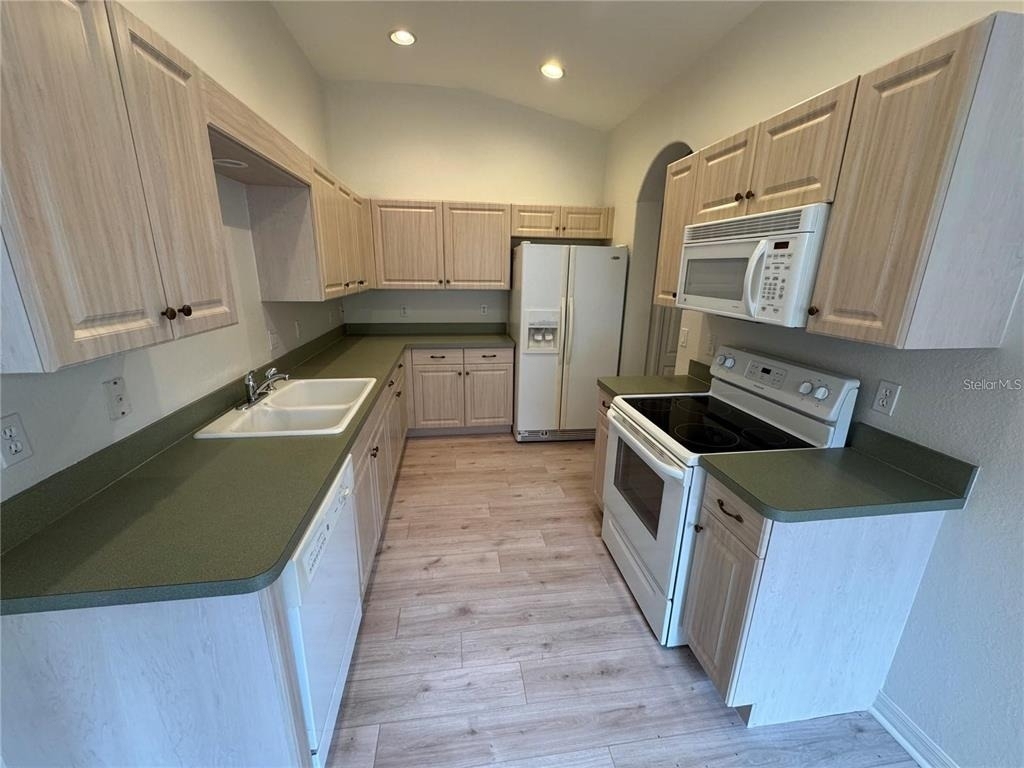 315 Auburn Woods Circle - Photo 4