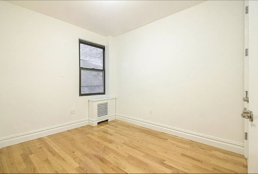 325 East 78th Street - Photo 2
