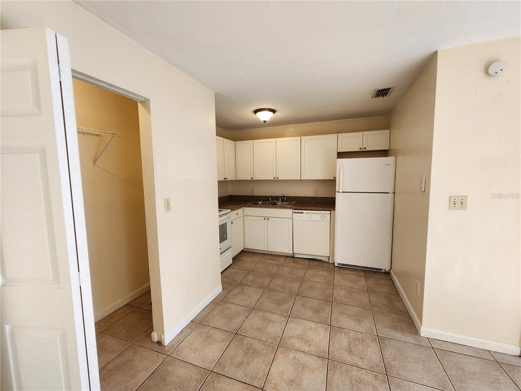 2529 Nw 62 Place - Photo 6