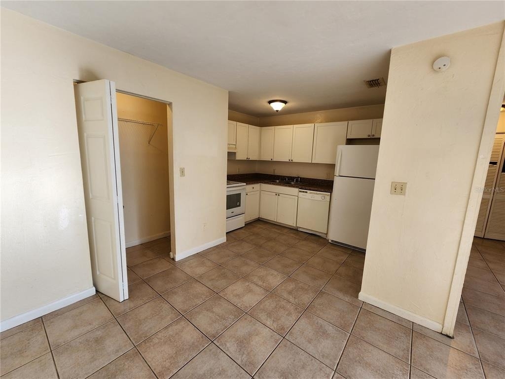 2529 Nw 62 Place - Photo 5