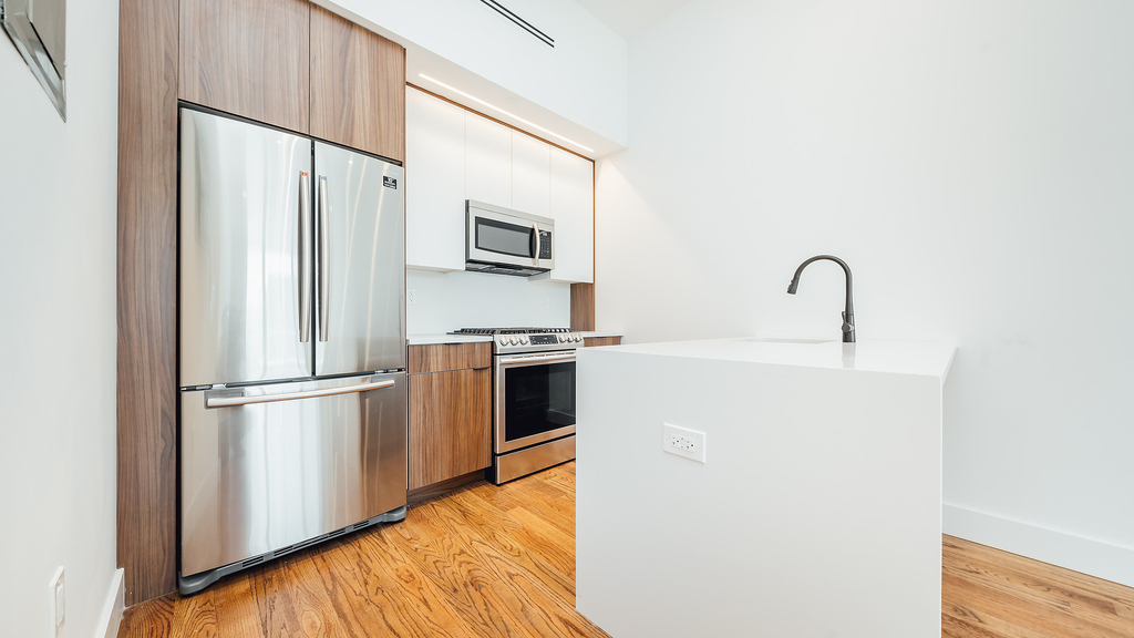 901 Herkimer St - Photo 3