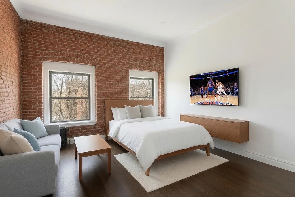 222 East 12th Street - Photo 0