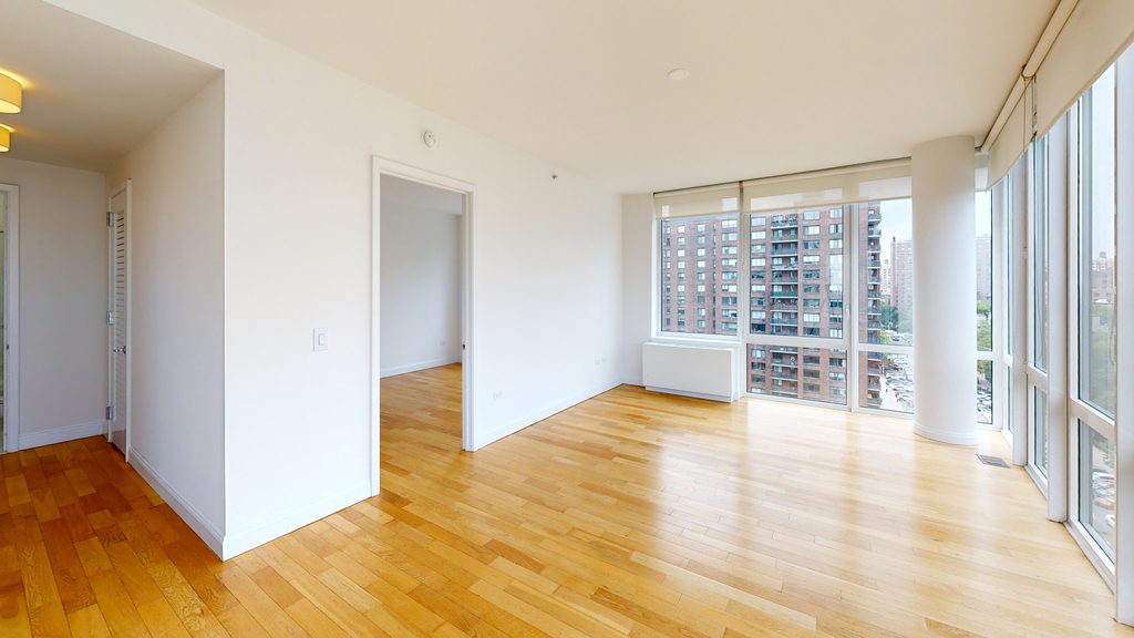808 Columbus Ave - Photo 2