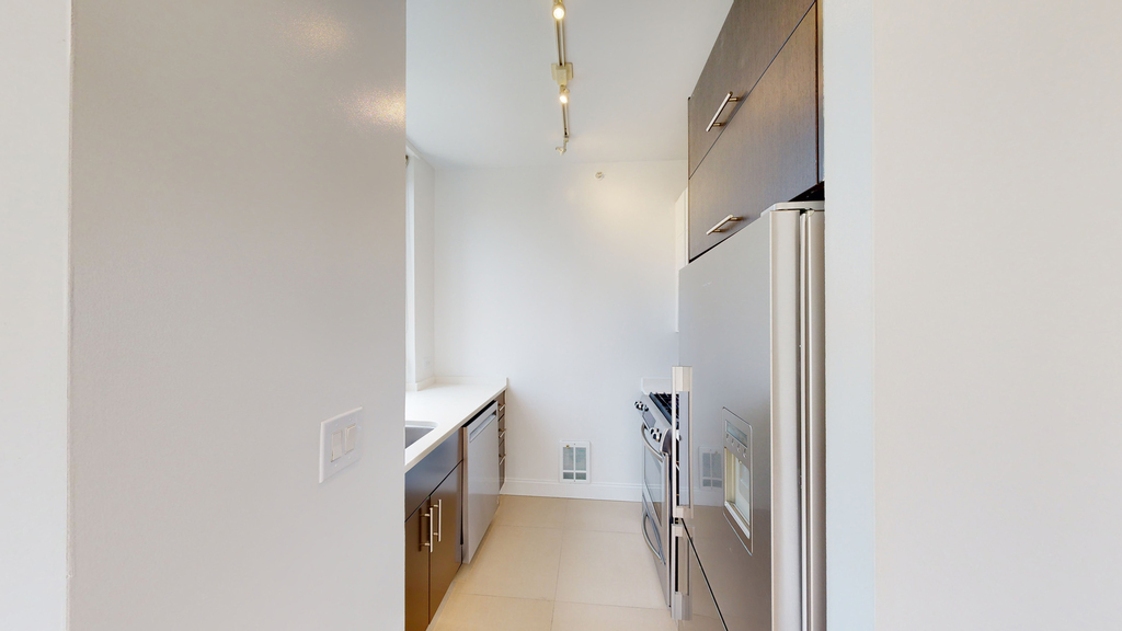 808 Columbus Ave - Photo 1
