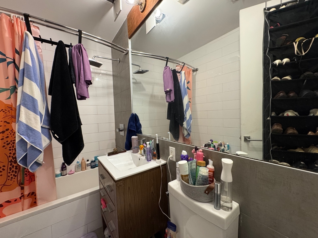 869 Park Avenue - Photo 2