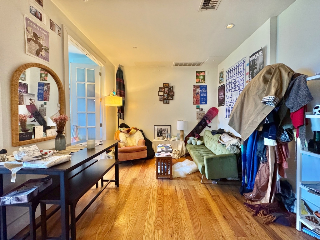 869 Park Avenue - Photo 3