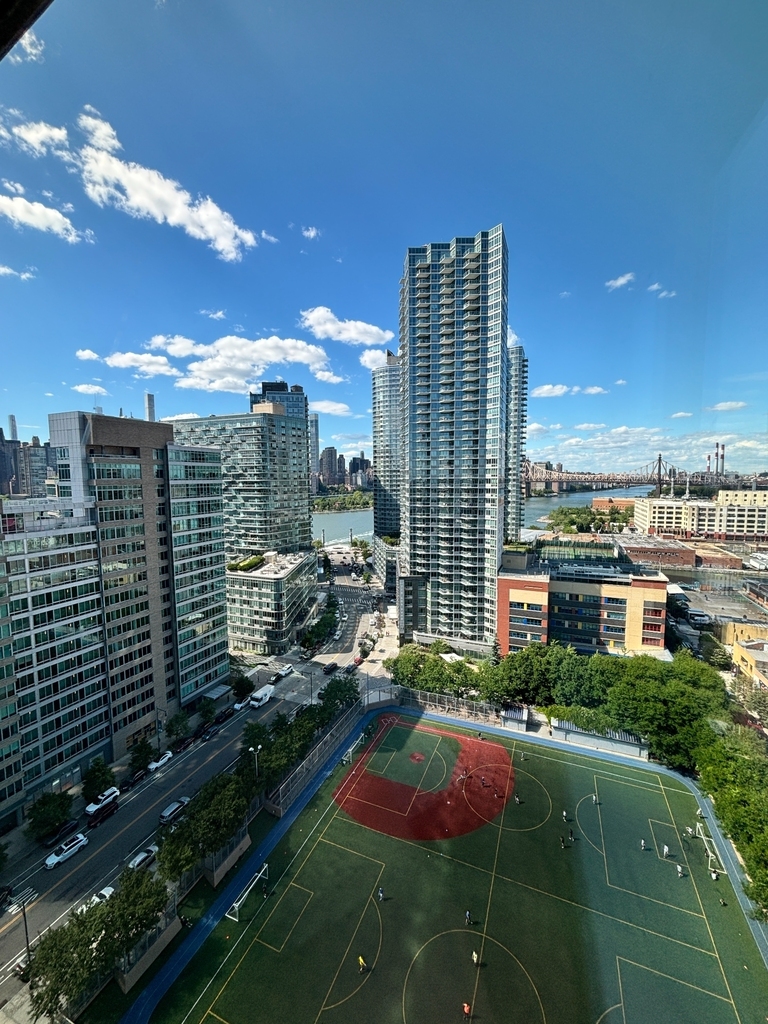 Center Boulevard - Photo 1