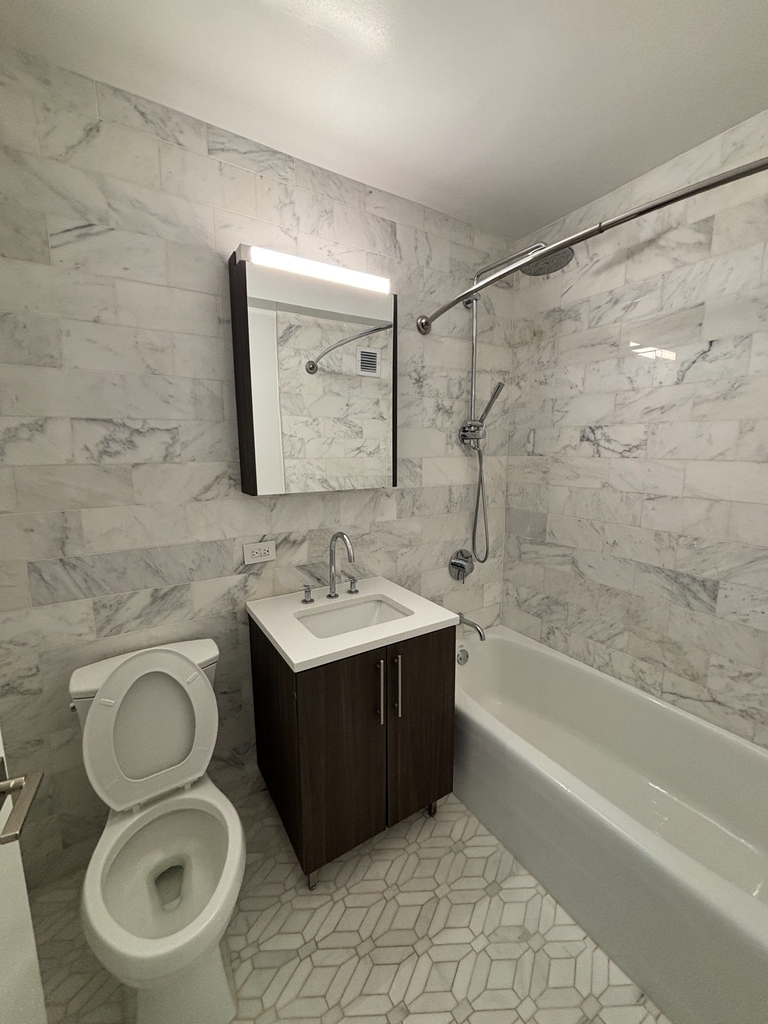 Center Boulevard - Photo 8