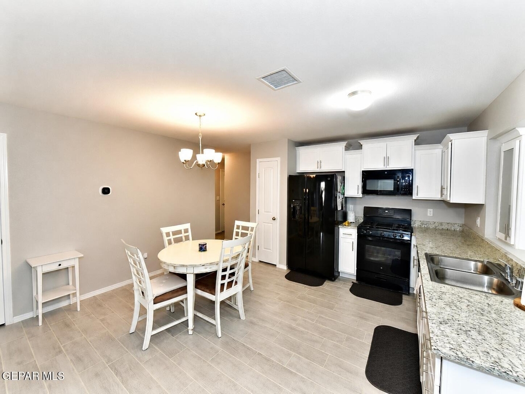 5129 Rose Elise Street - Photo 10