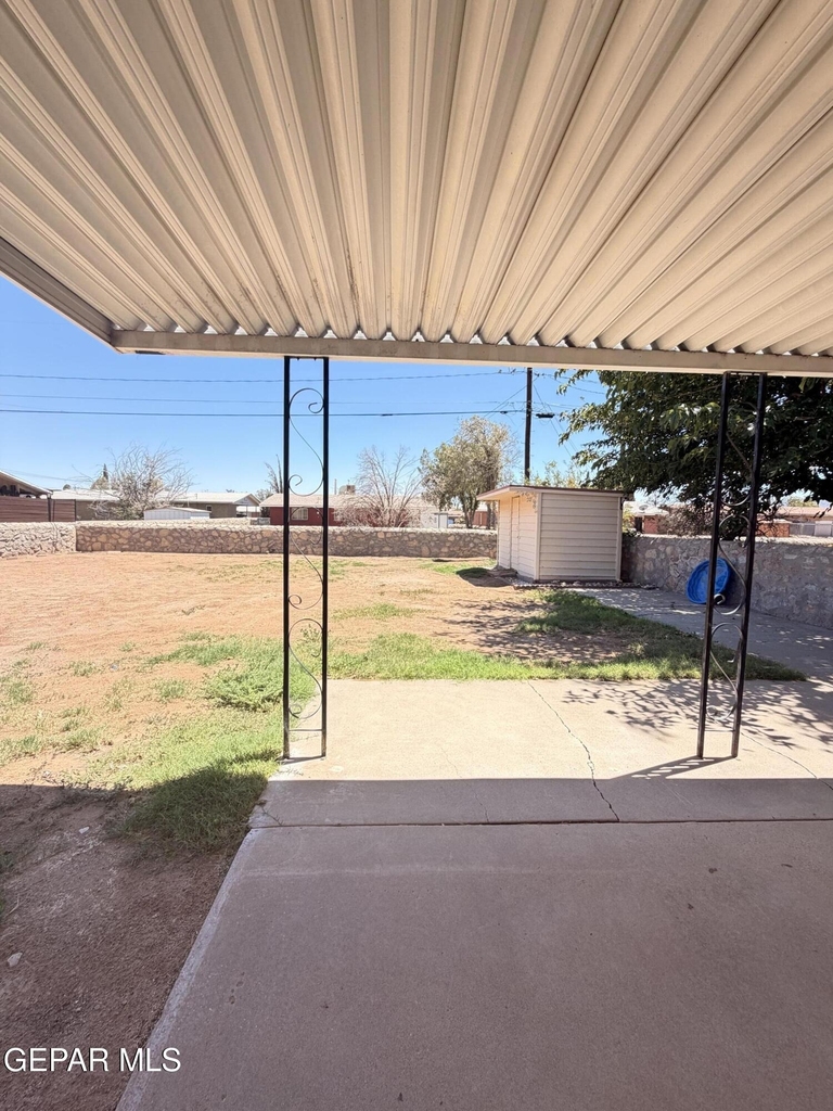 5726 Waycross Avenue - Photo 19