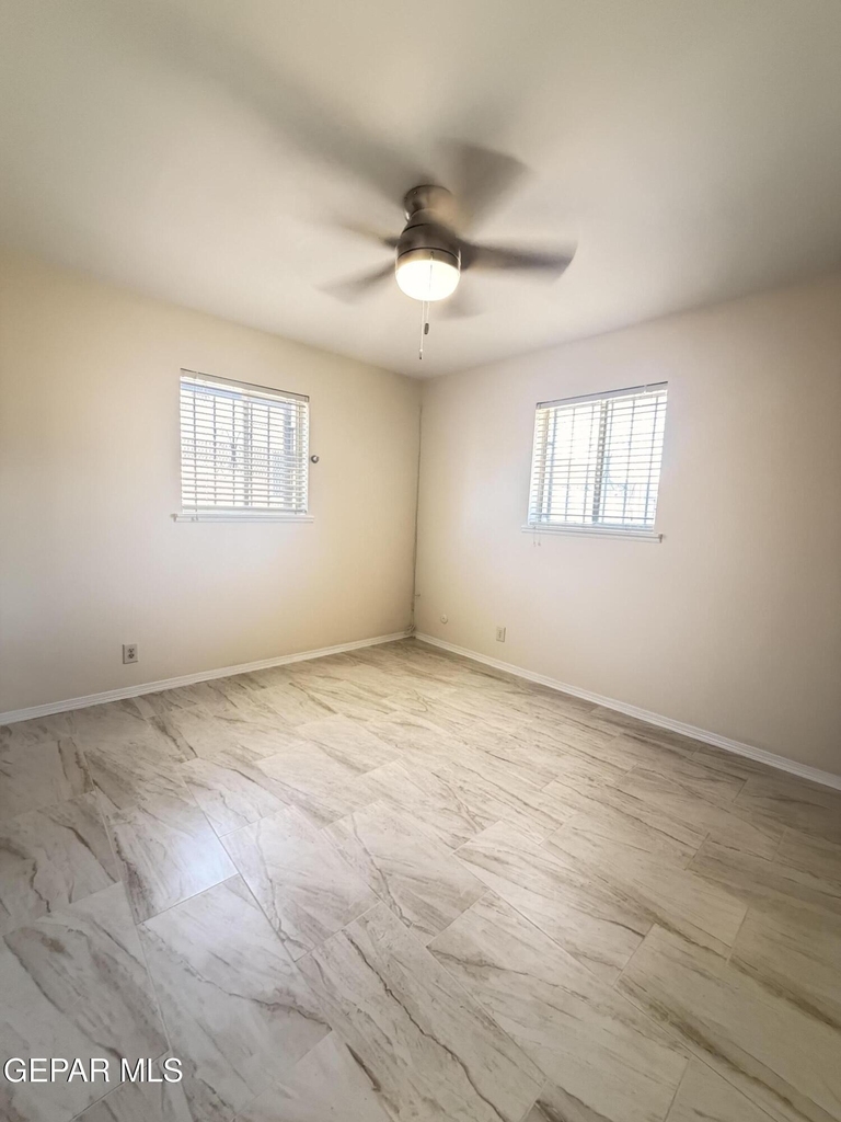 5726 Waycross Avenue - Photo 15