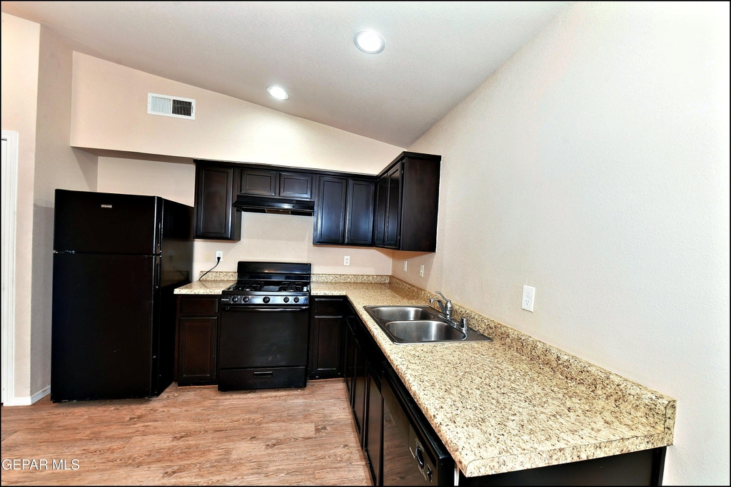 916 Villa Seca Drive - Photo 15