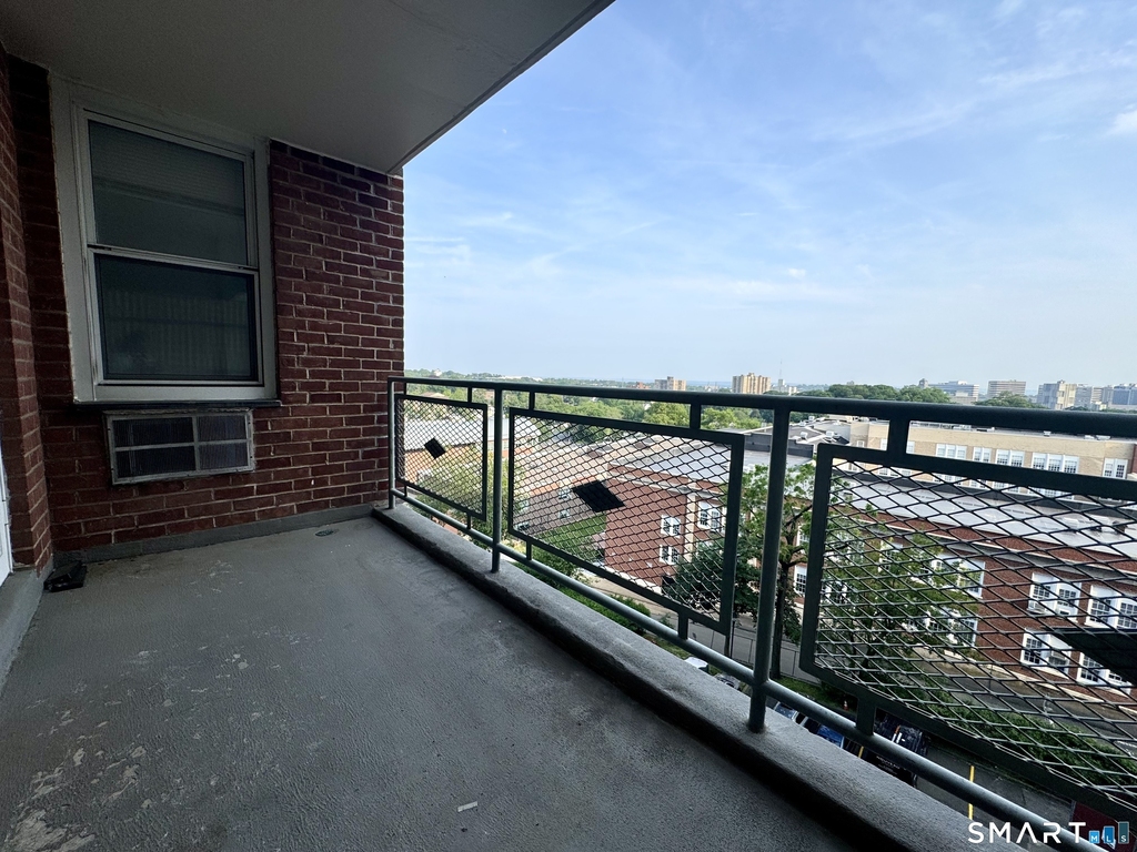 71 Strawberry Hill Avenue - Photo 1
