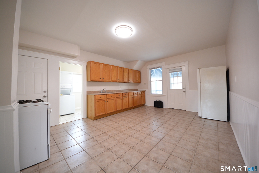 81 Myrtle Avenue - Photo 2