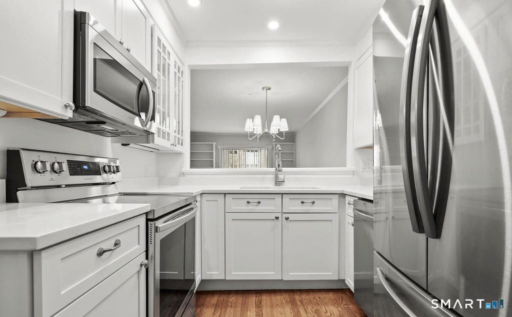 51 Forest Avenue - Photo 2