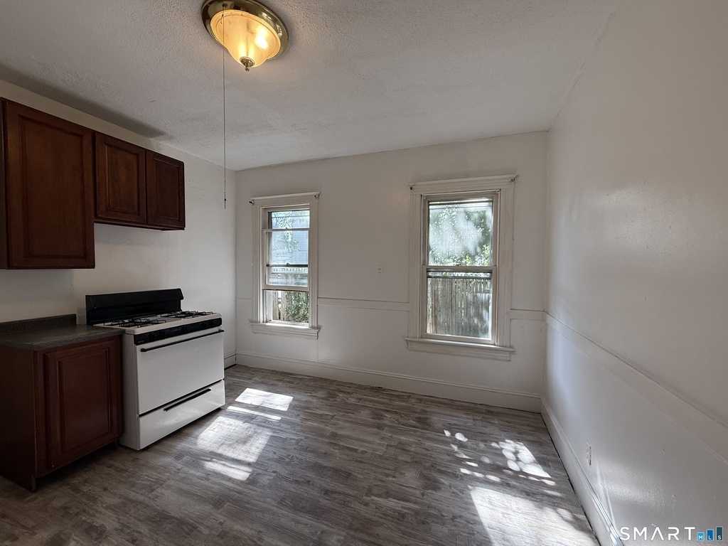 184 Fairview Street - Photo 5