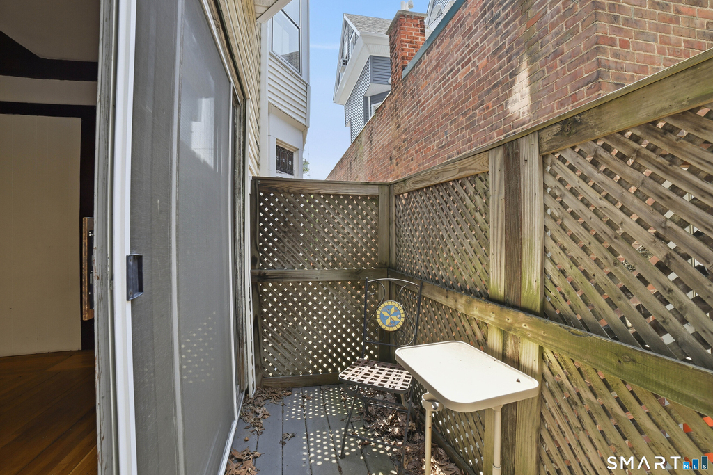 382 Whitney Avenue - Photo 9