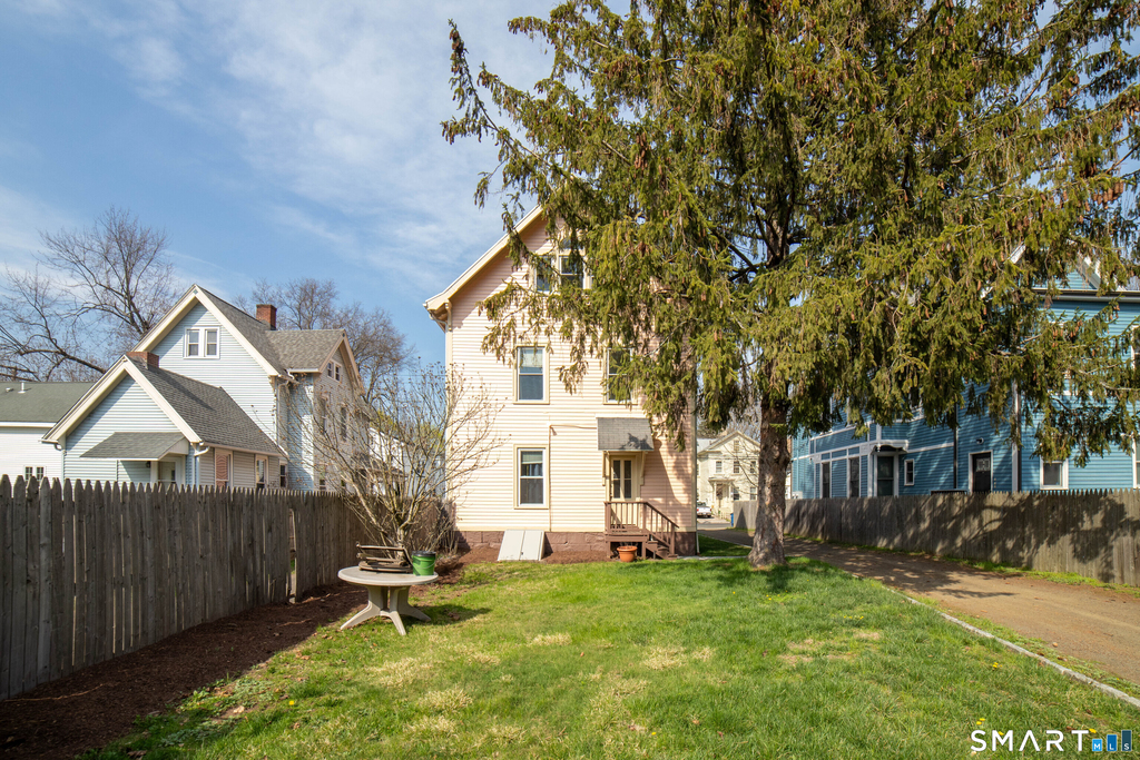 118 Lawrence Street - Photo 3